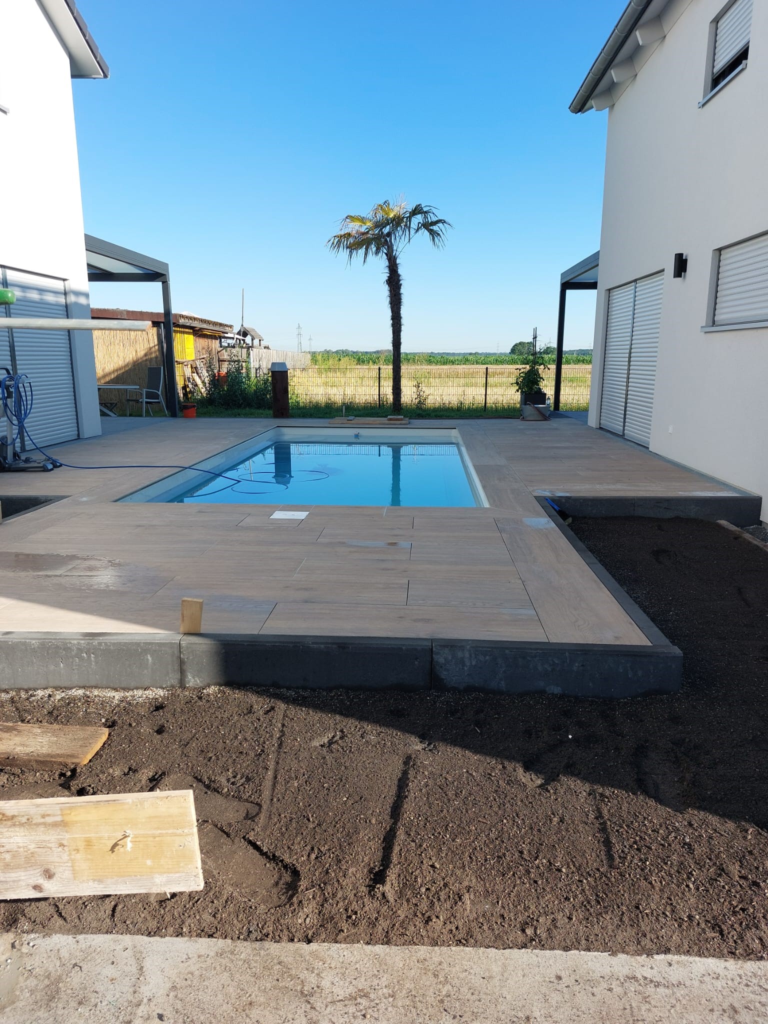 Poolumrandung in Beton