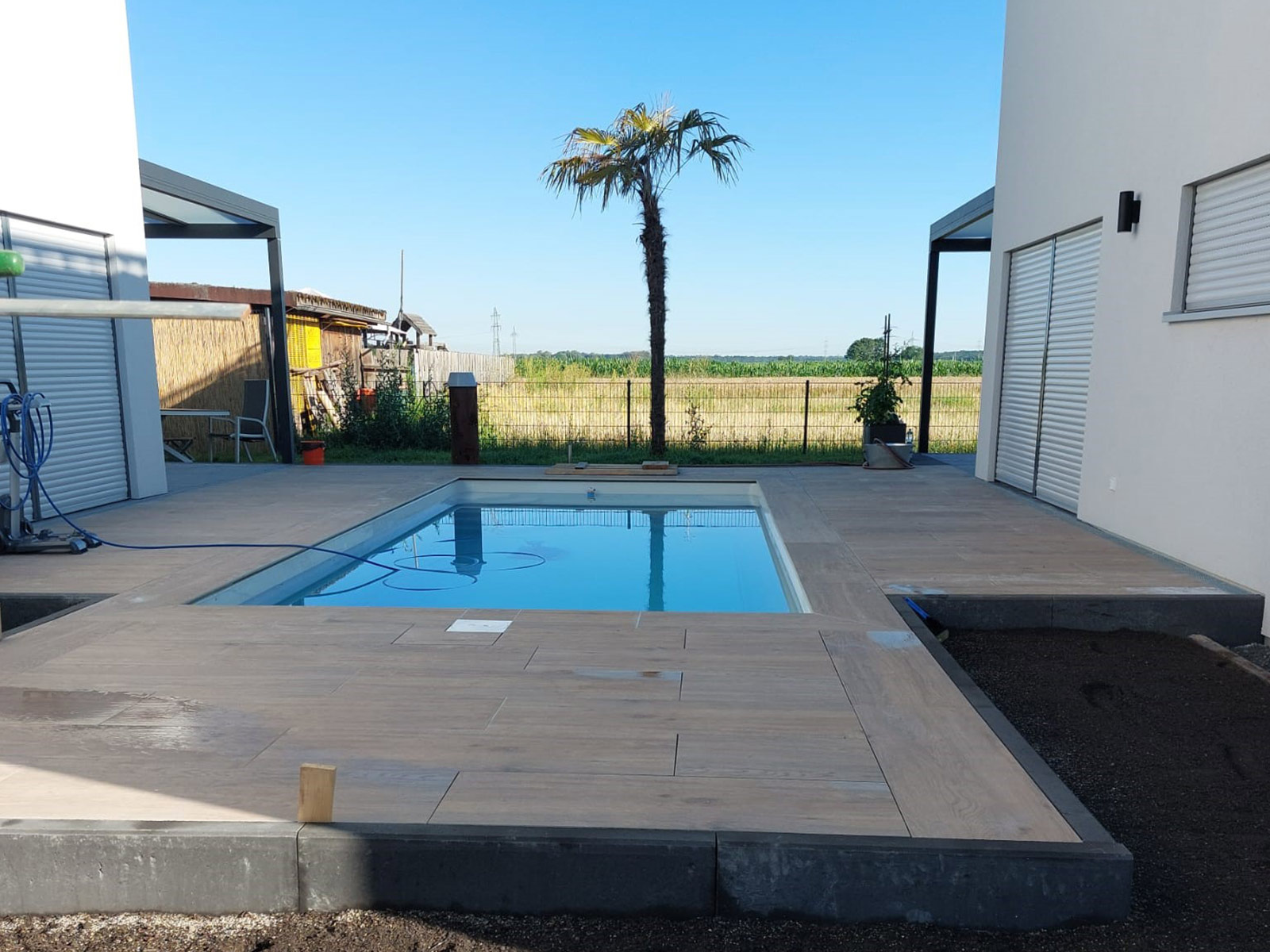 Poolumrandung in Beton